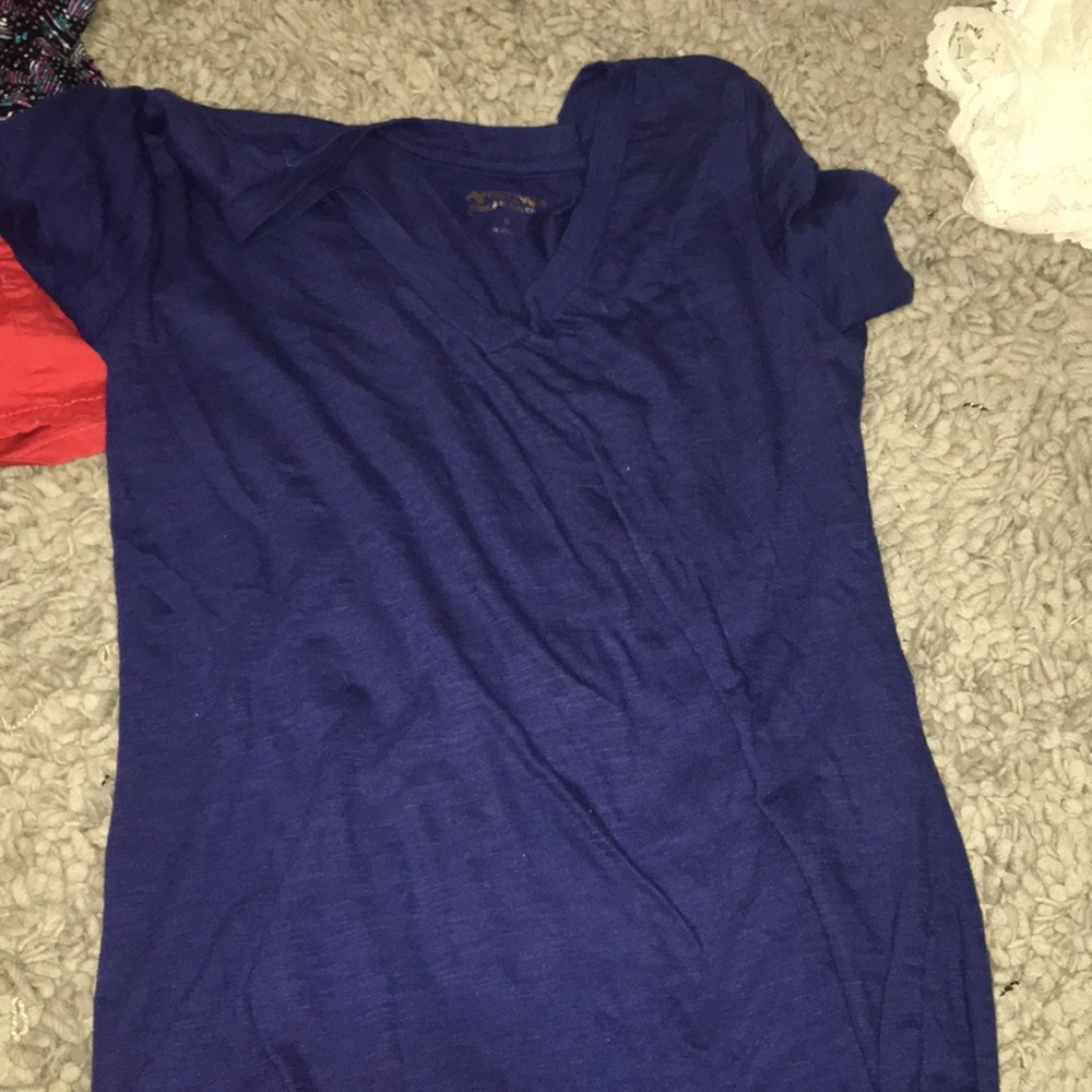 Blue/purple V-neck Arizona shirt